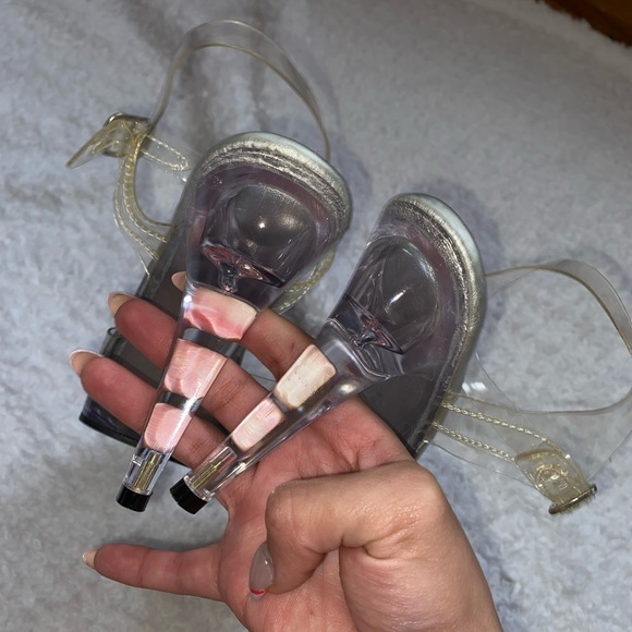 Clear plastic Good Quality Heels - Picture 2 of 6